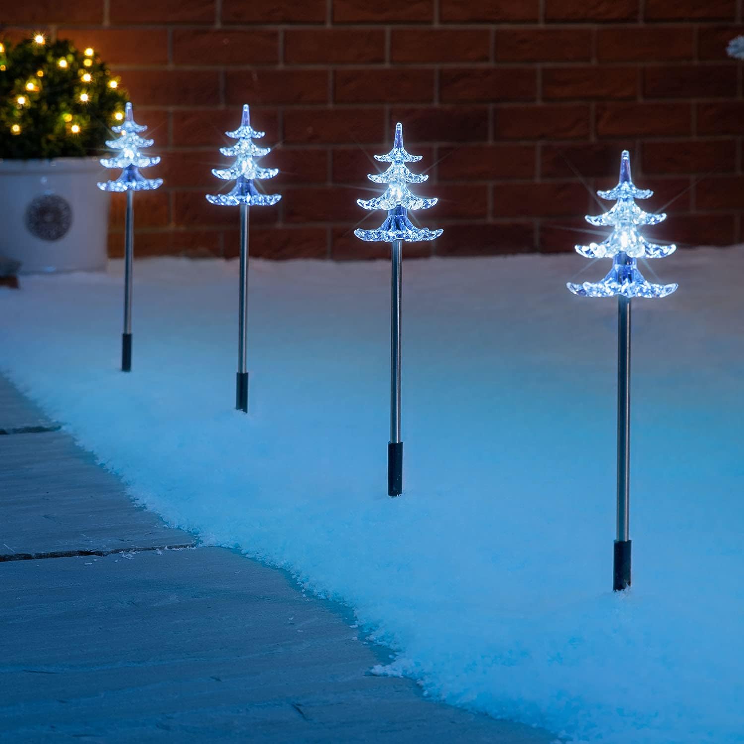 Christow Christmas Tree Path Lights, White LED Outdoor Pathway Stake Decorations, Battery Operated with Timer (Set Of 4)