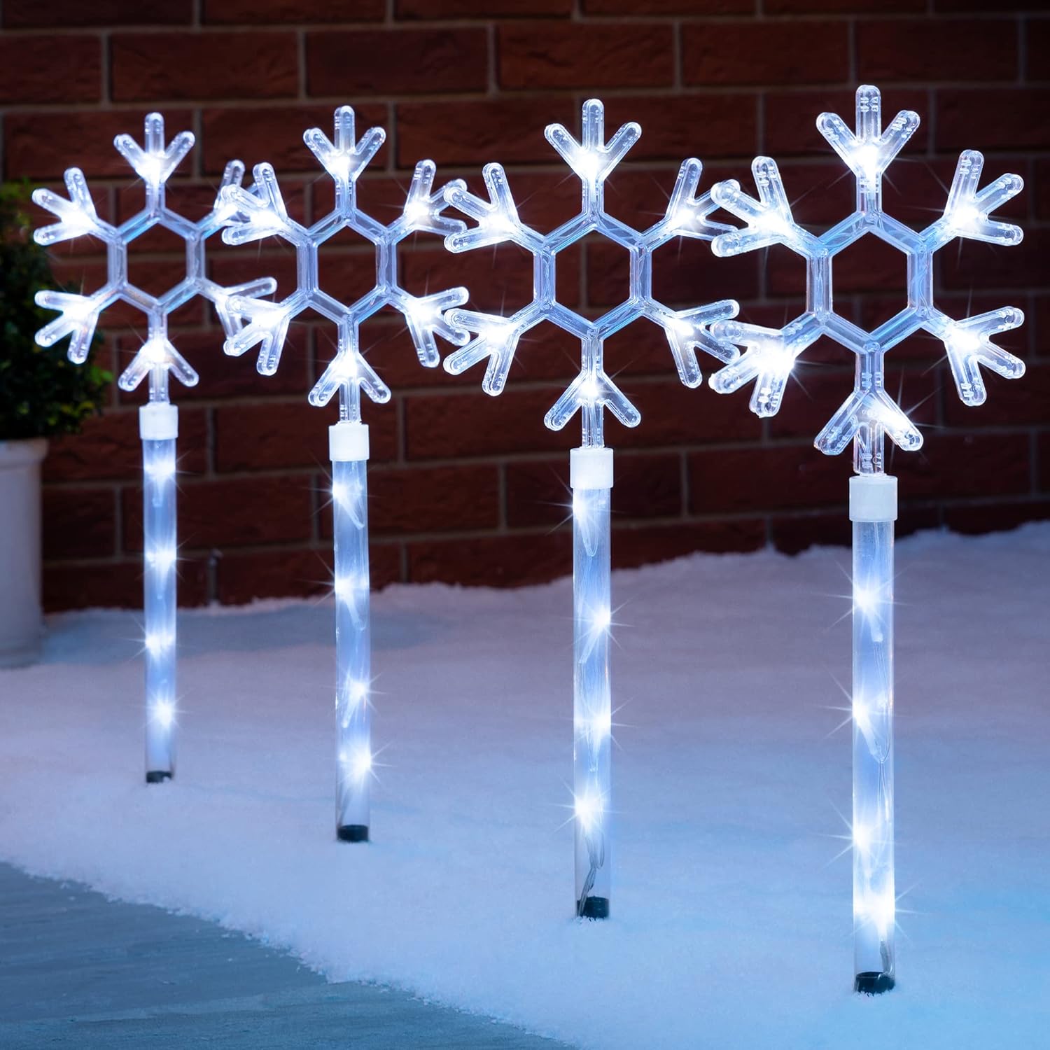 Christow Snowflake Path Lights, Outdoor Christmas Stake Decorations, Flashing White LED Pathway Decorations, Battery Operated with Timer (Set of 4 x 44cm)