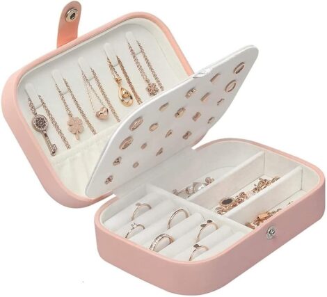 Chelory Travel Jewelry Box – Compact Case for Rings, Earrings, Necklaces, and Bracelets, Faux Leather.