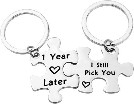 1 Year Anniversary Keyring: Symbolic Couple Keychain for Him/Her. Jigsaw Puzzle Matching Keychain – Best friend Gift.