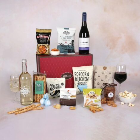 Hay Hampers Red Wine Christmas Hamper – Festive Family Gift Basket.