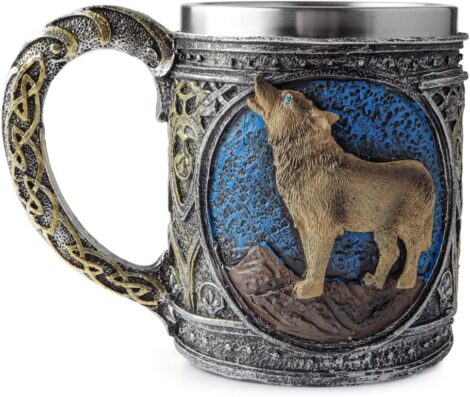 Wolf-themed stainless steel mug, perfect gift for men who love retro and 3D designs.