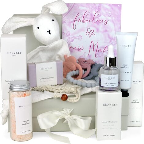 J&G New Mum to Be Hamper: 9 Luxe Baby Shower, Pregnancy, & Lavender New Mum Gifts.