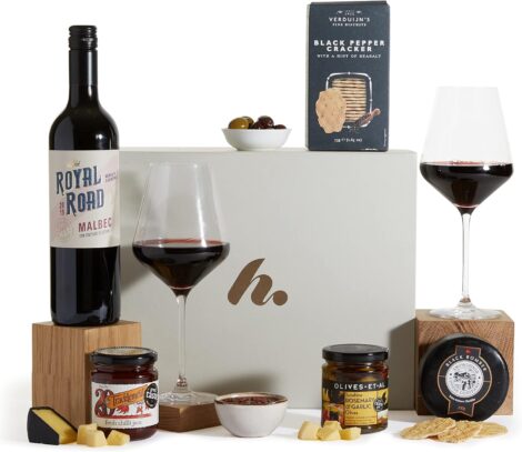 Red Wine & Cheese Hamper: The Perfect Gift for Any Occasion