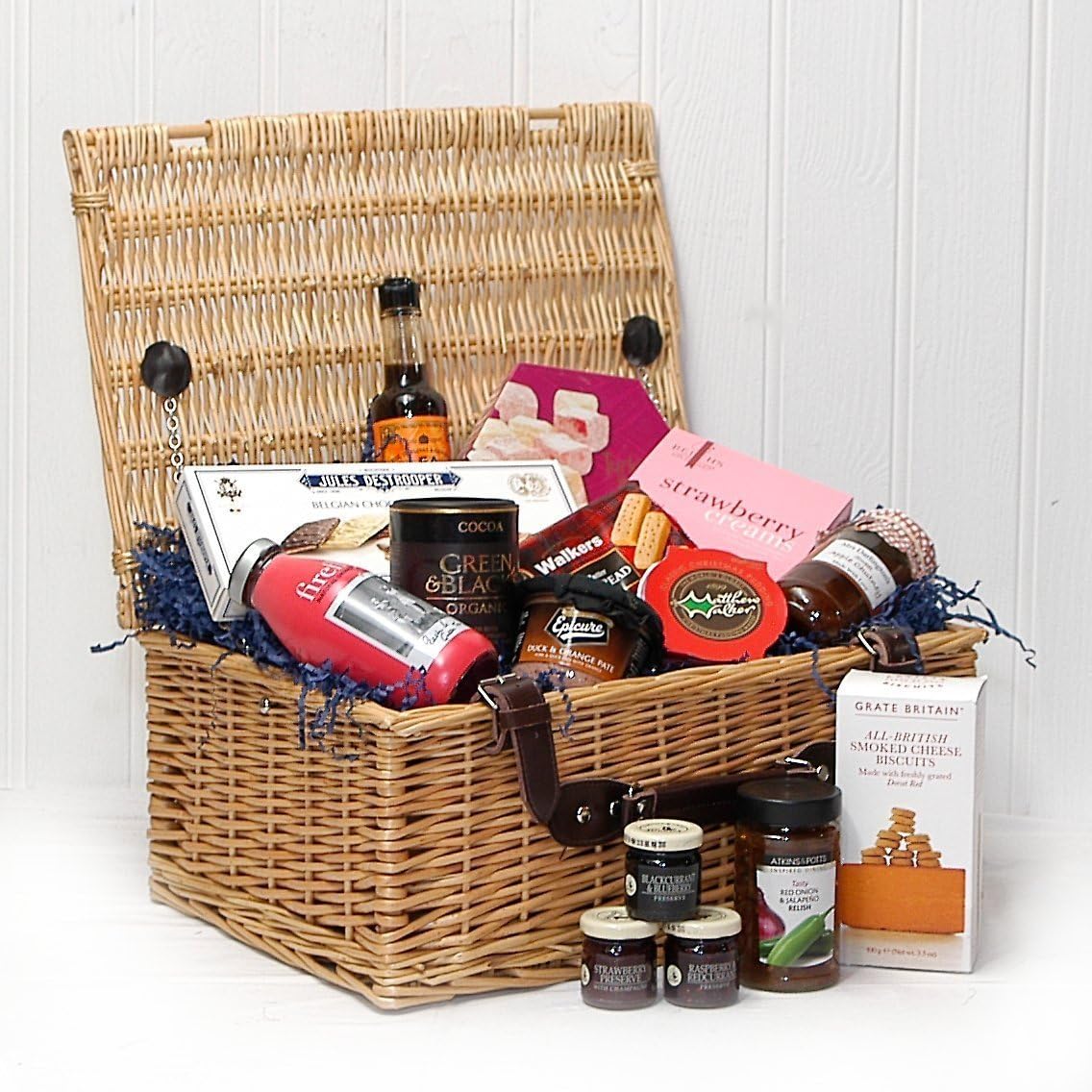 The Fitzroy Luxury Wicker Gift Food Hamper Basket (15 Items) - Gift Ideas for Mum, Mothers Day, Birthday, Corporate, Business gifts, Dad, Fathers Day, Anniversary, Thank you gifts