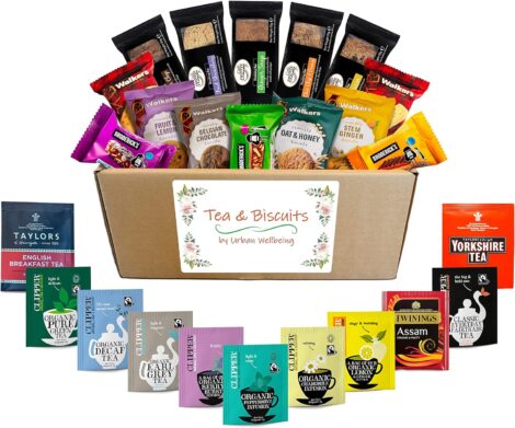 Tea and Biscuits Gift Set: 40 Teas, Scottish Shortbread & Dunking Bars, Walkers Biscuits