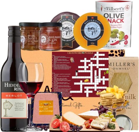 Snowdonia Cheese Gift and Red Wine Hampery – 2 Award-Winning Cheeses, Gin Chutney, Olives, Pate, Biscuits