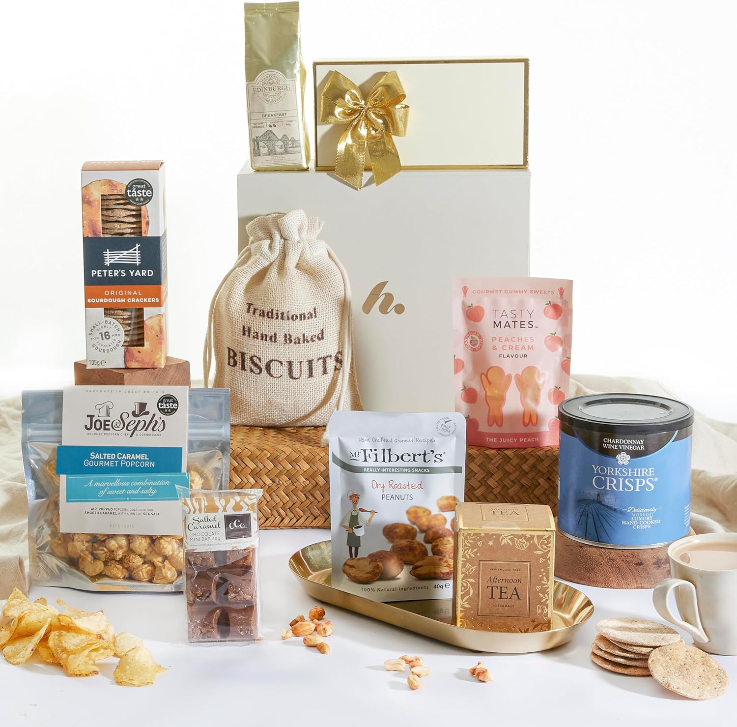 Gourmet Food Lovers Hamper Gift - Food Hamper Box - with Sweet Treats, Chocolate, Tea Gifts and Savoury Food Gifts | Christmas Hampers for Women, Christmas Hampers For Couples, by Clearwater Hampers