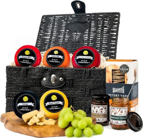 Cheese Gift Set: 5 Artisan Cheeses with 2 Chutneys & Crackers