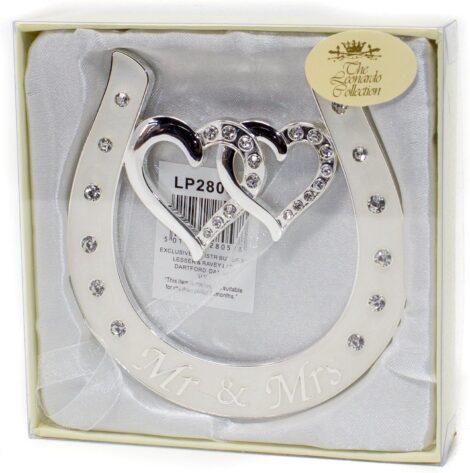 Mr & Mrs Wedding Horse Shoe Gift – Compact and Charming Marriage Memento