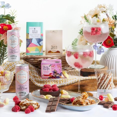 Clearwater Hampers’ Gin & Treats Hamper – Gin Cocktails, Gin & Tonic Popcorn, Lemon Biscuits, Marshmallows.